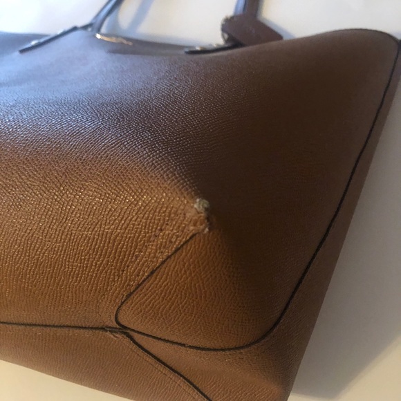 Coach Reversible Signature Saddle Tote Bag With Detachable Pouch. ON HOLD - Picture 13 of 16